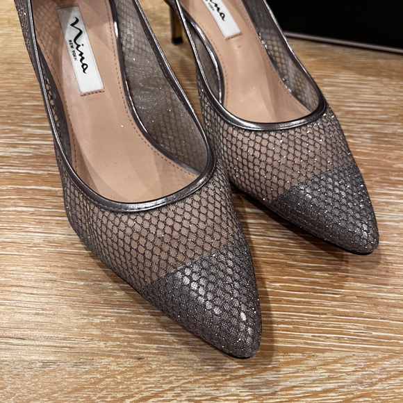 Nina New York Niley Silver/Gunmetal Mesh Pointed-Toe Heels Women's Size 8.5 - Picture 2 of 6